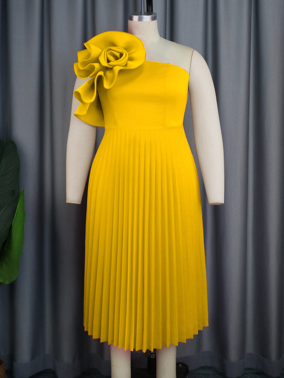 Damen Faltenrock Abendkleid mit asymmetrischem Schnitt und dekorativer Blütenapplikation Drune