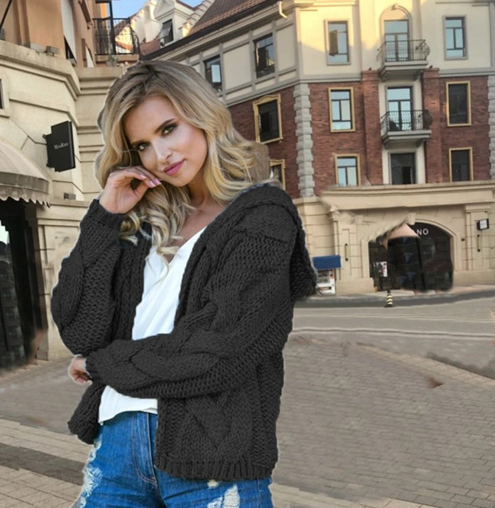 Damen Grobstrickjacke mit Kapuze und elegantem Zopfmuster Drune