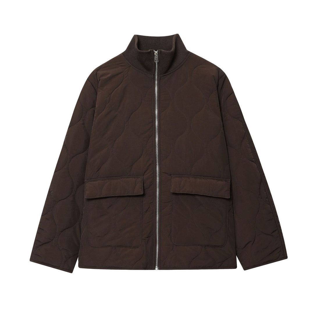 Damen nan leichte Steppjacke mit runder Steppung, hohem Rippkragen und aufgesetzten Klappentaschen Drune