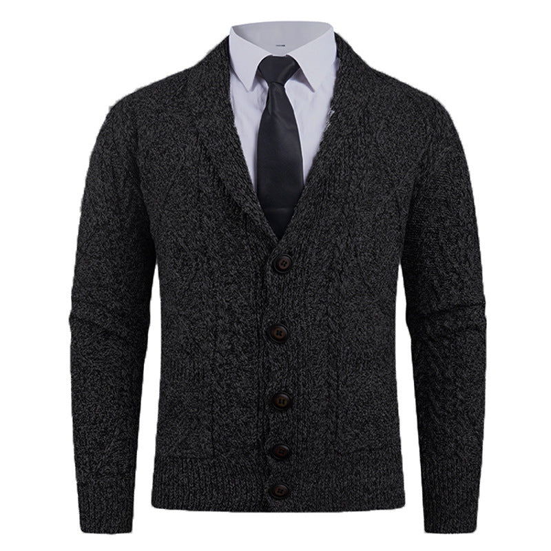 Herren nan Strickcardigan mit Schalkragen, Zopfmuster, aufgesetzten Taschen und Knopfleiste Drune