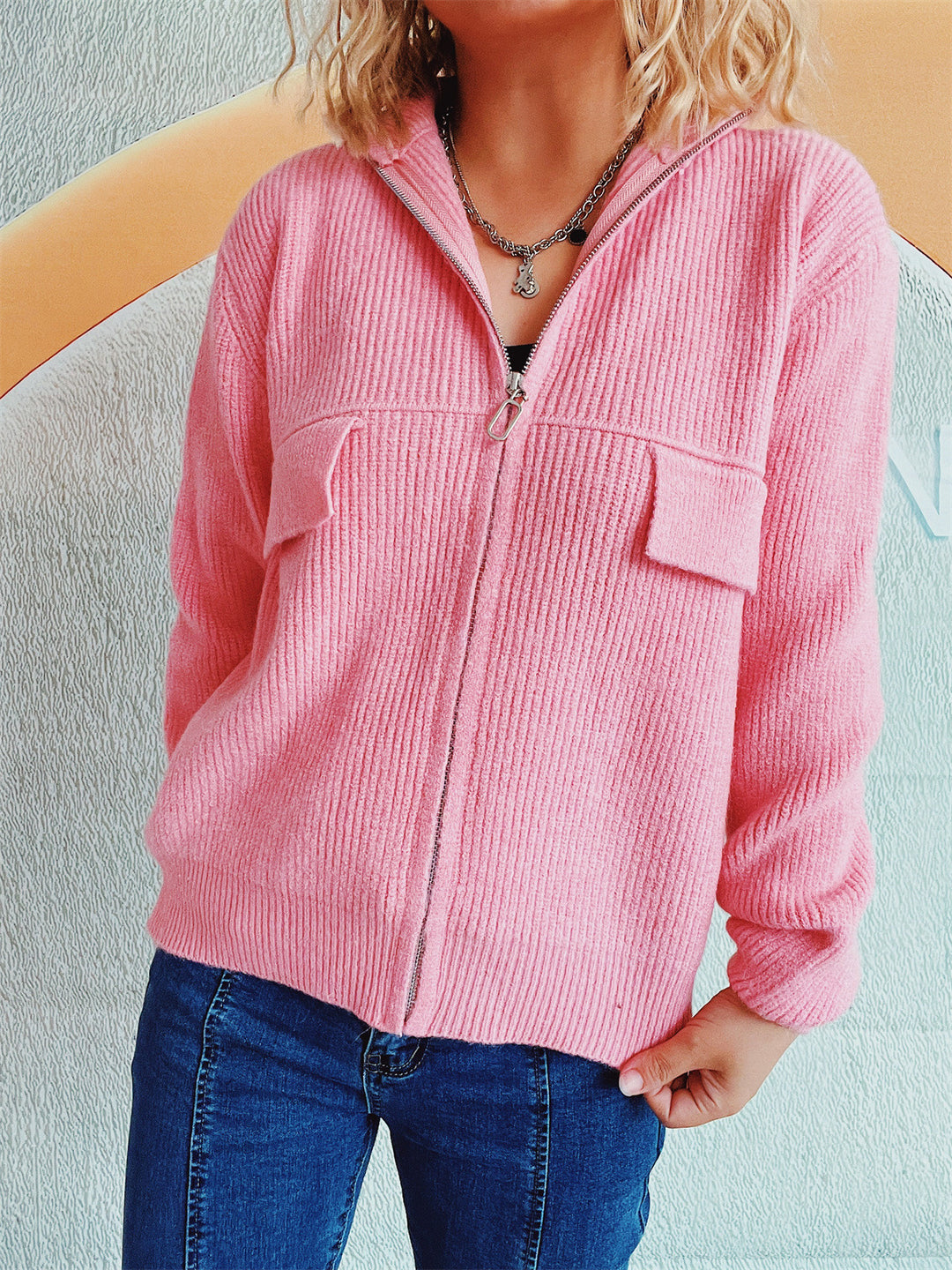 Damen modische Strickjacke mit hohem Kragen und praktischen Taschen Drune