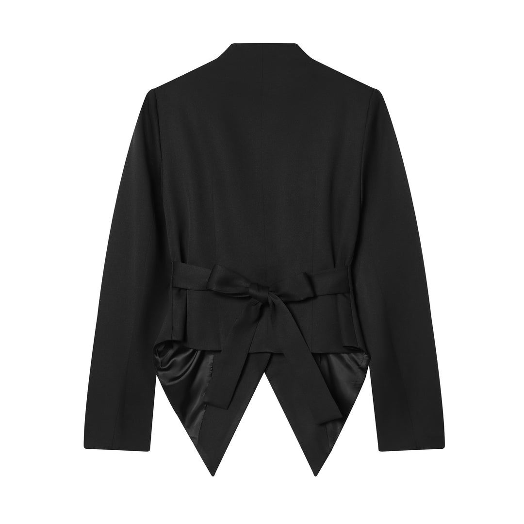 Damen nan taillierter Blazer mit Schalkragen, figurbetonter Knopfleiste und spitz zulaufendem Zipfelsaum Drune