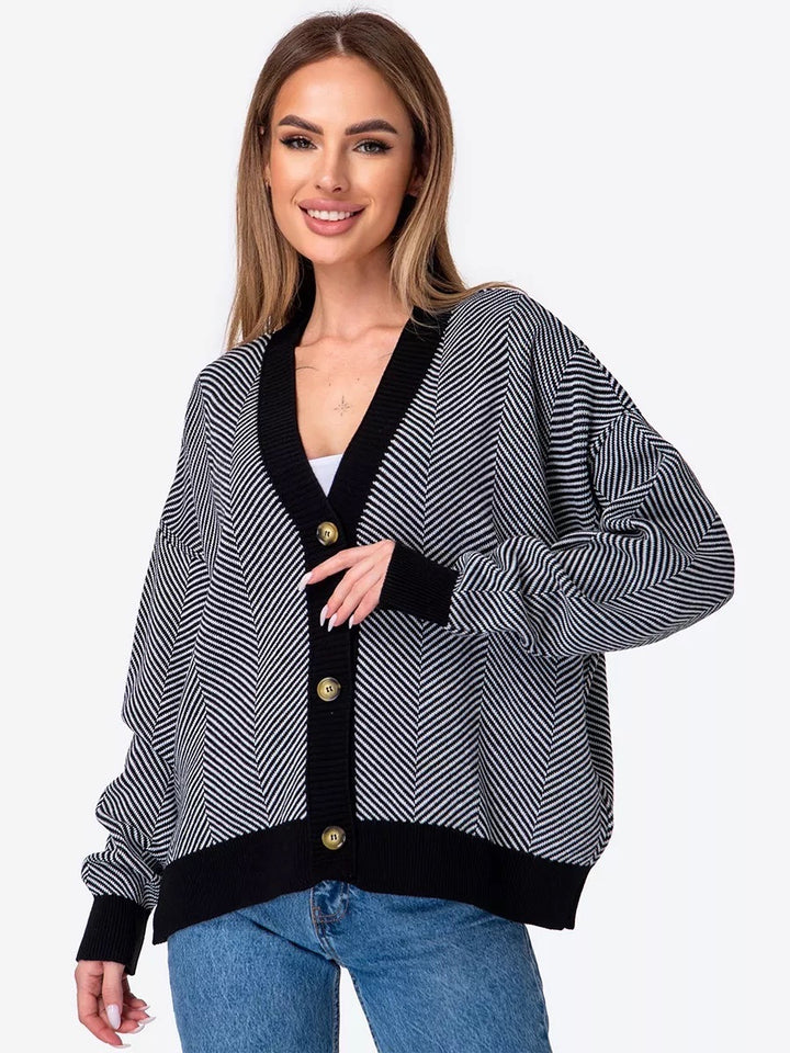 Damen gemütliche Strickjacke mit eleganten Zopfstrickdetails und Knopfverschlüssen Drune
