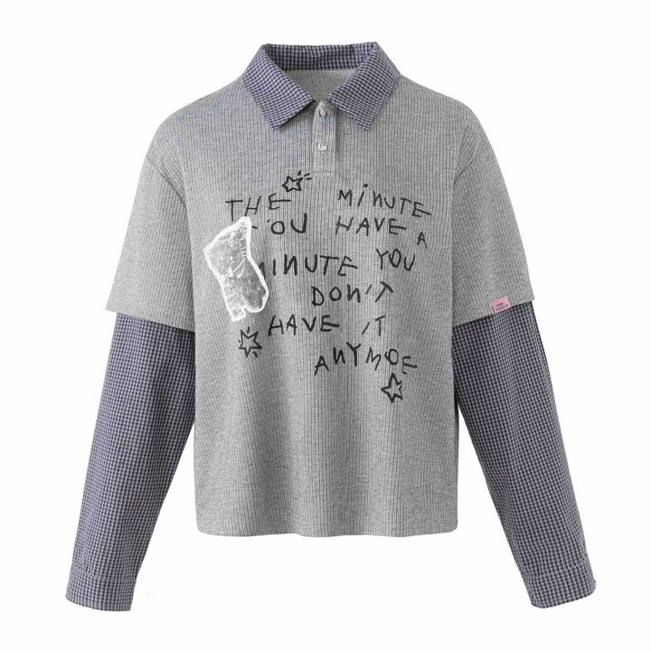 Unisex Lagenlook Strick-Poloshirt mit karierter Einsatzärmeln und Statement-Print Drune