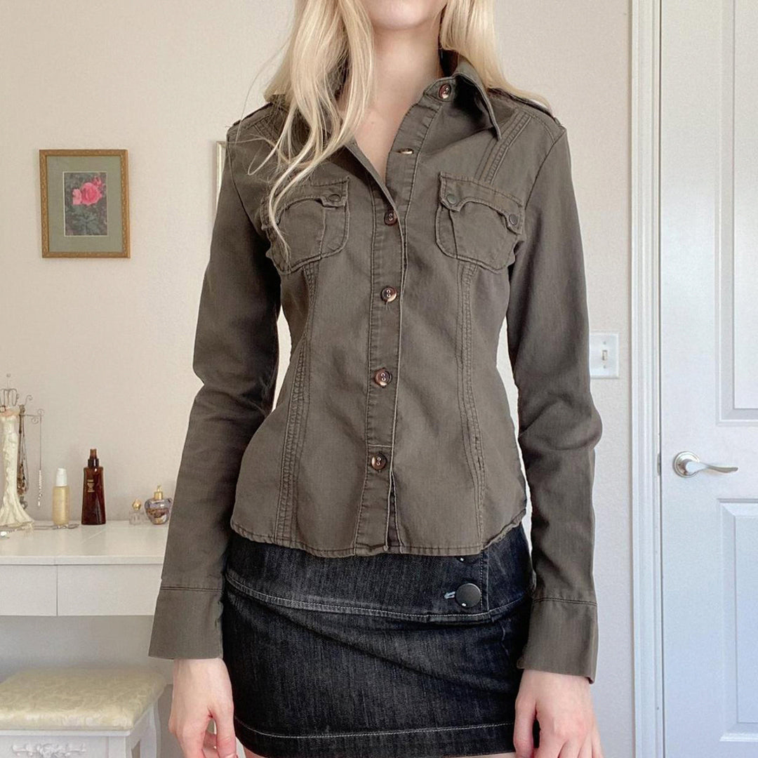 Damen Taillierte Hemdjacke mit Brusttaschen und markanter Nahtführung Drune