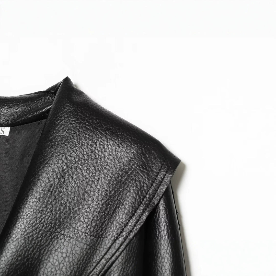 Damen Kurzjacke in Lederoptik mit großem Schalkragen, Wickelgürtel und strukturierter Oberfläche Drune