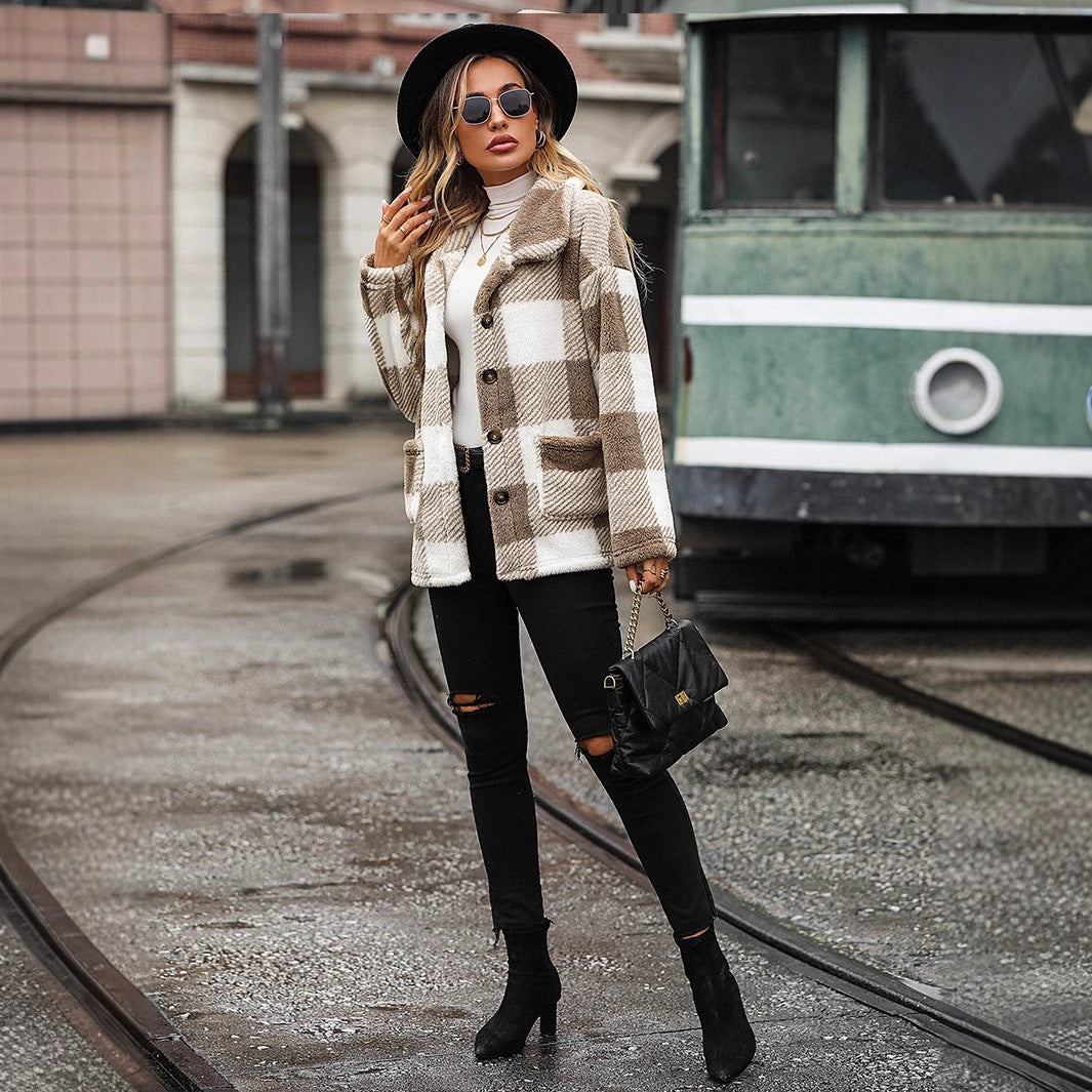 Damen Kuscheljacke mit Karomuster und Knopfverschluss Drune