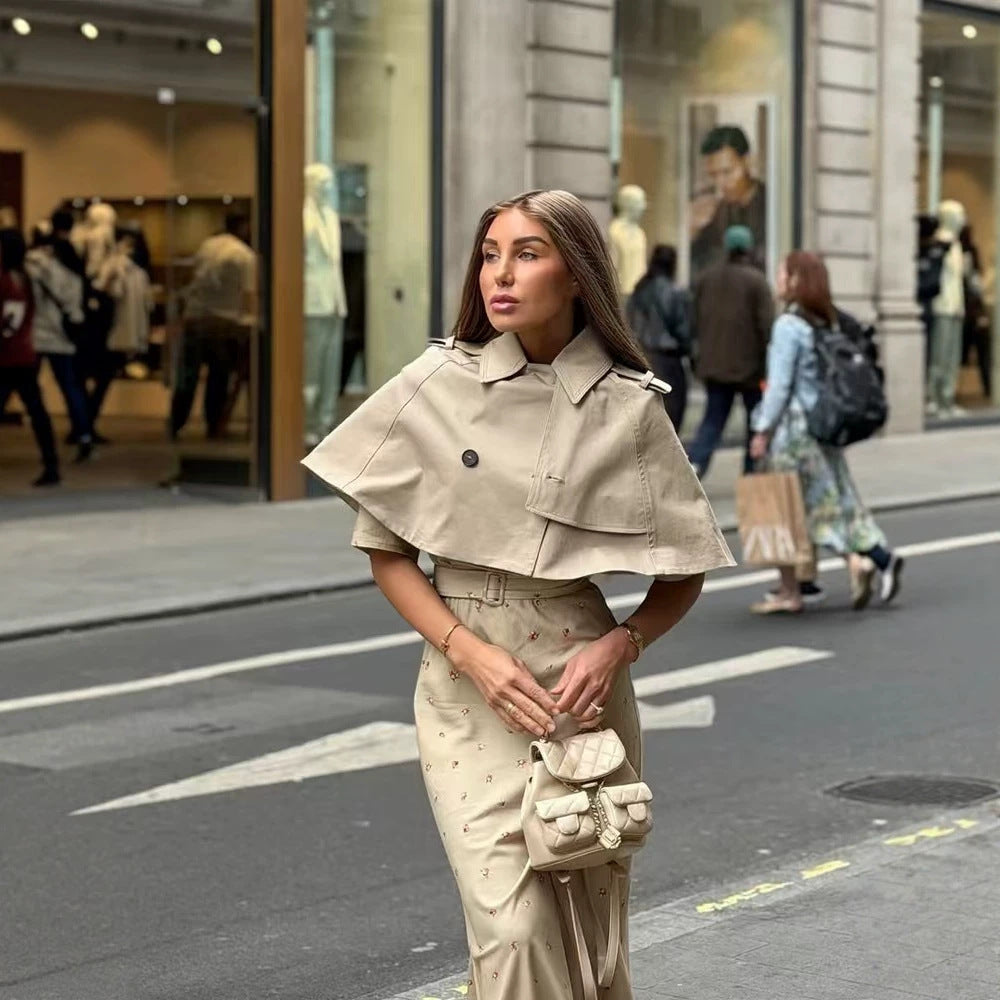 Damen Cropped Cape-Trench mit doppelreihiger Knopfleiste und Schulterklappen Drune