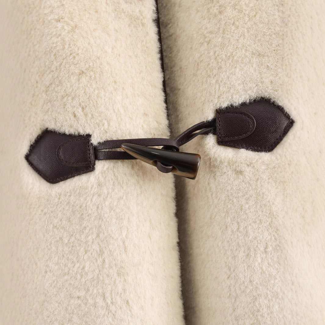 Damen Kurz geschnittener Teddy‑Mantel mit Knebelverschlüssen Drune