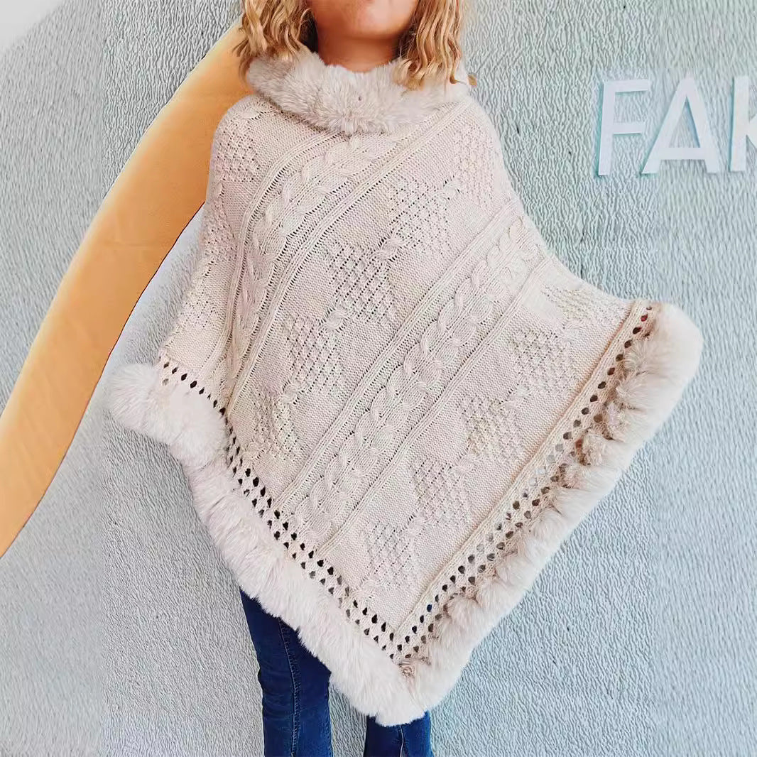 Damen Strickponcho mit weichem Fellkragen und dekorativen Zopfmustern Drune