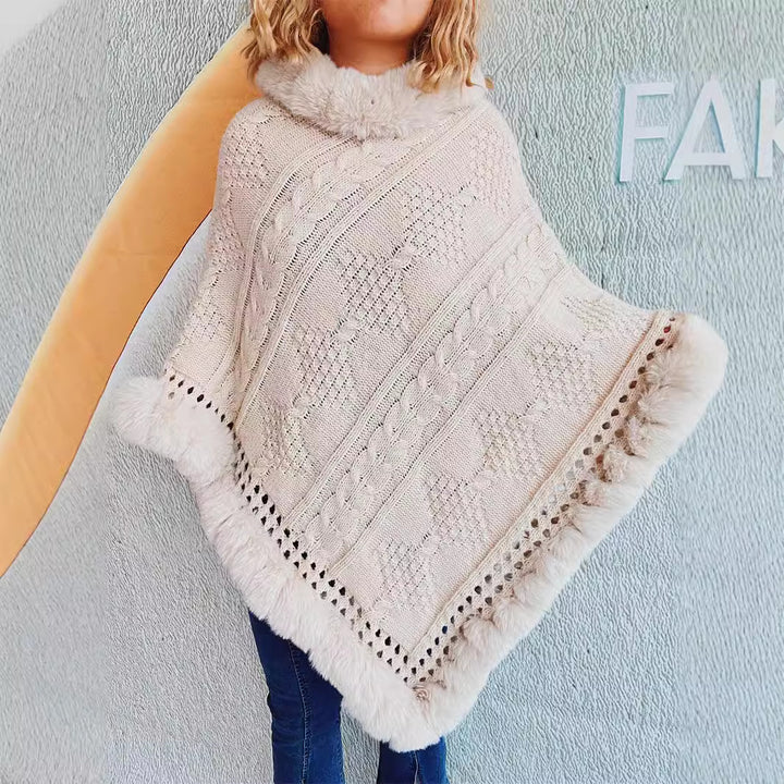 Damen Strickponcho mit weichem Fellkragen und dekorativen Zopfmustern Drune