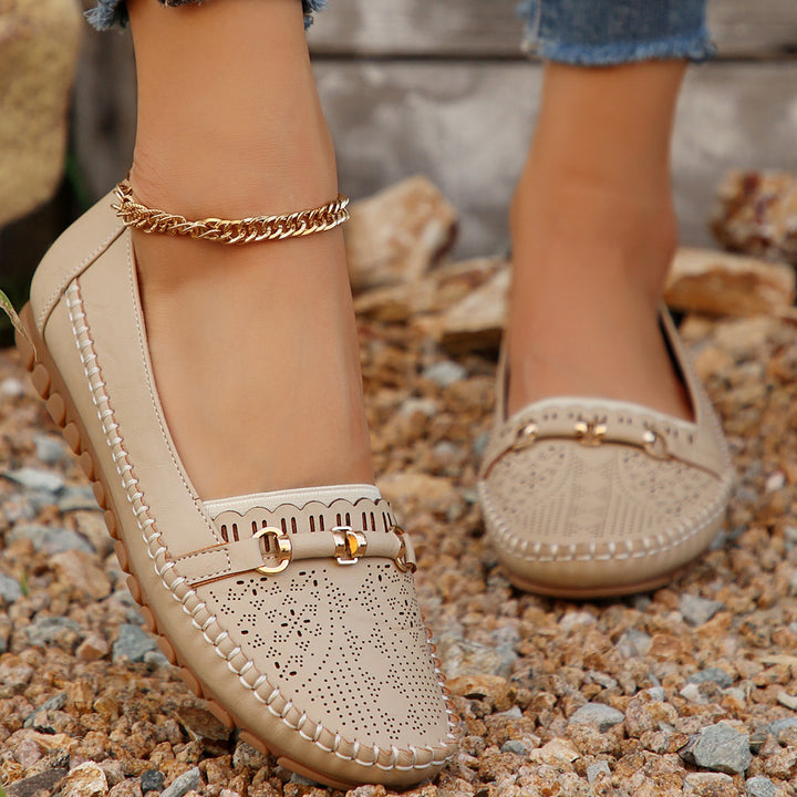 Damen  perforierte Mokassin-Loafer mit gepolstertem Komfortfußbett und dekorativem Metalldetail Drune
