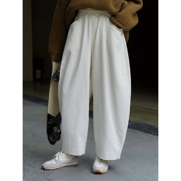 Damen weite Cordhose mit hohem elastischem Bund und aufgekrempeltem Saum Drune