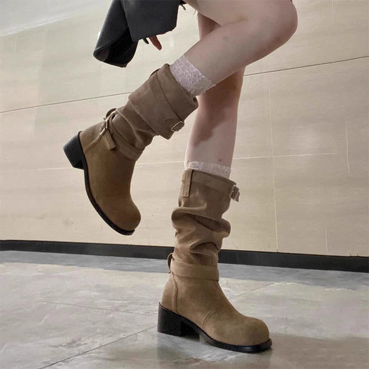 Damen halbhohe Slouch-Stiefel aus Velourslederoptik mit verstellbaren Ziergurten und mittelhohem Blockabsatz Drune