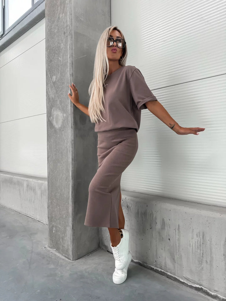 Damen lässiges Zweiteiler-Set aus Feinstrick mit oversized Shirt und Midi-Bleistiftrock mit Seitenschlitz Drune