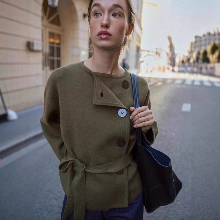 Damen Strickjacke mit asymmetrischer Knopfblende und Taillengürtel Drune