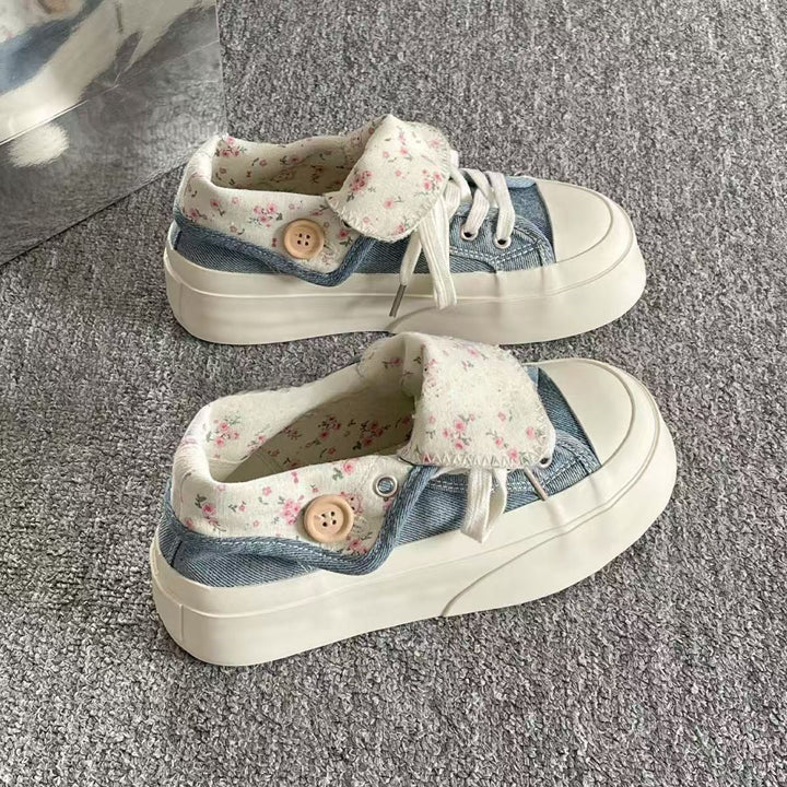 Damen Modische Sneakers mit besonderen Knopf-Details und verspieltem Karomuster Drune