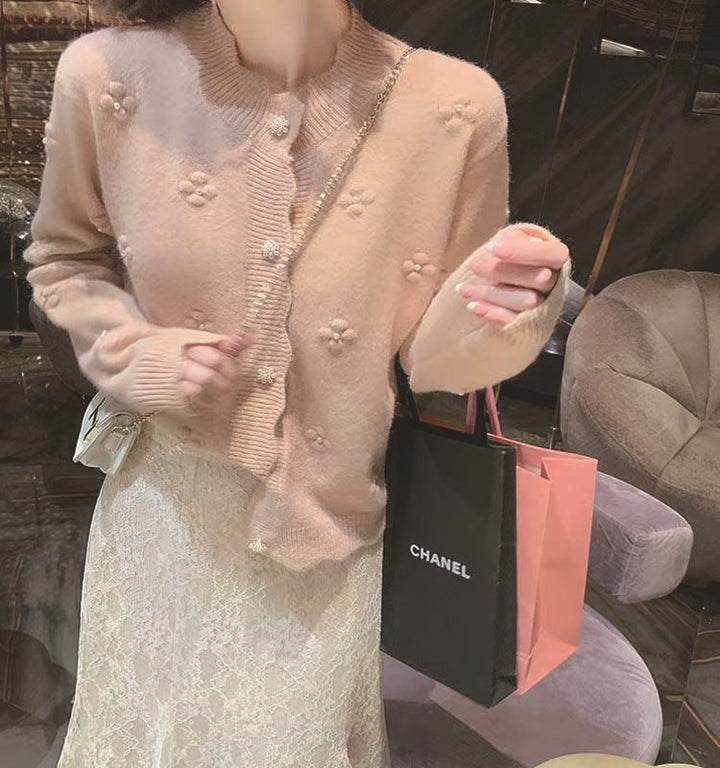 Damen Lockere Strickjacke mit floralen Applikationen und Perlenknöpfen Drune