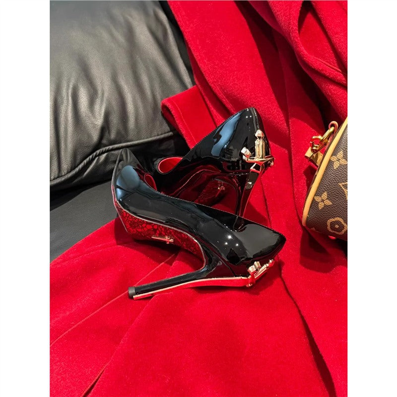 Damen Elegante Lack-Pumps mit spitzer Spitze, Stiletto-Absatz und dekorativem Fersenriemen Drune