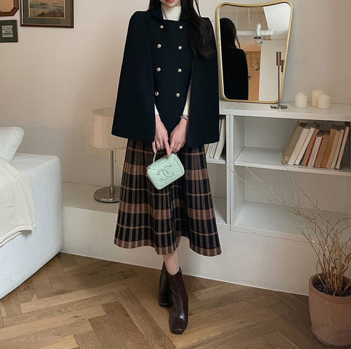 Damen Mantelcape im Tailoring‑Look mit doppelreihiger Knopfleiste und markanter Schulter Drune