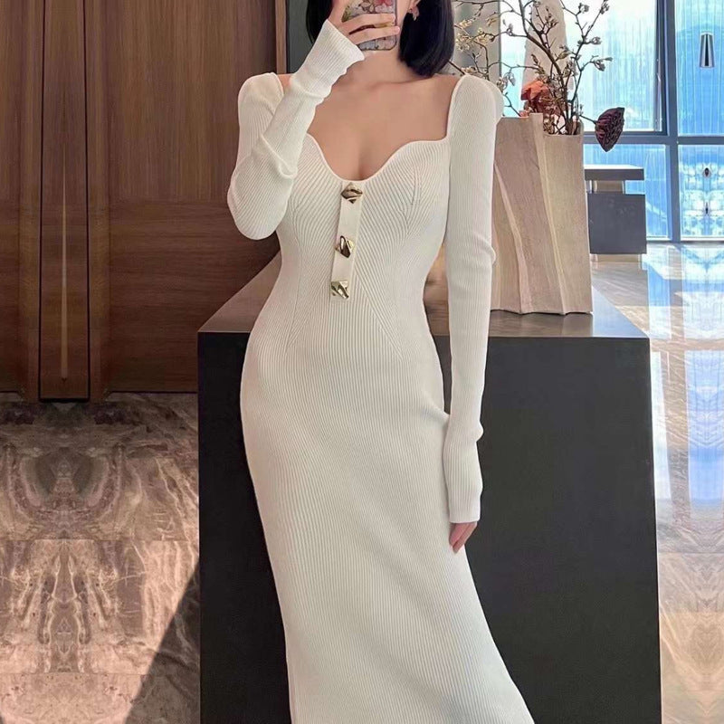 Damen Strickkleid mit tiefem V-Ausschnitt und eleganten Knopfdetails Drune
