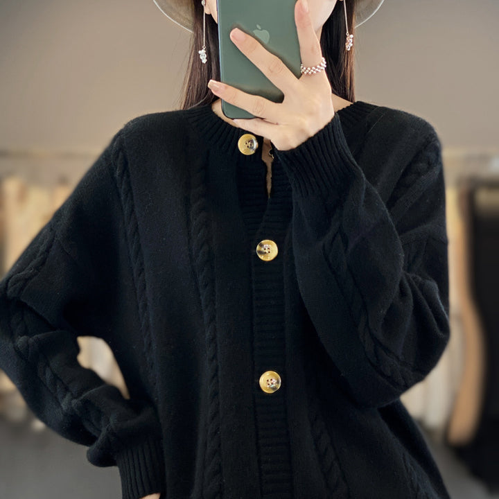 Damen Kaschmirähnlicher Zopfmuster‑Cardigan mit Rundhals und Hornoptikknöpfen Drune