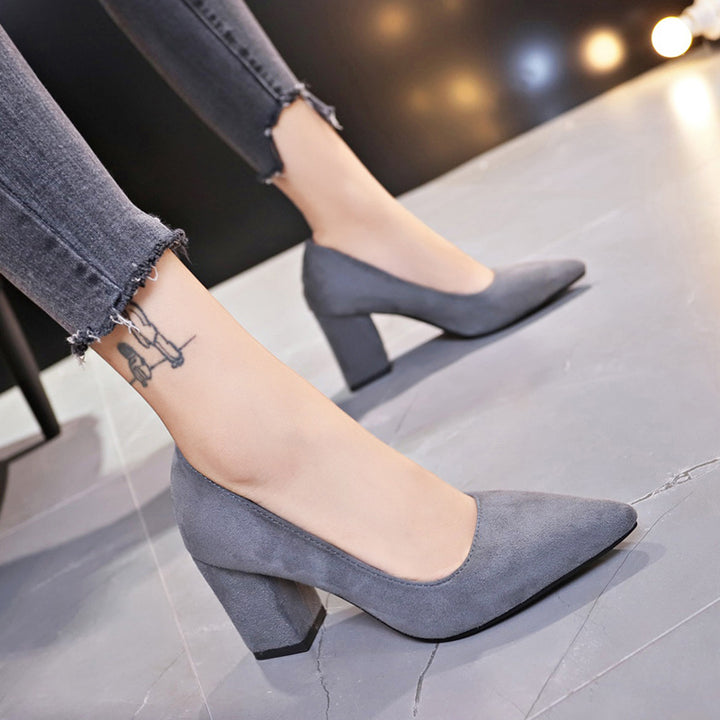 Damen Samtige Spitz-Pumps mit mittelhohem geometrischem Blockabsatz Drune