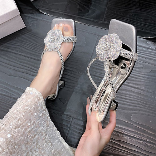 Damen Elegante Strass‑Sandale mit quadratischer Spitze, niedriger Blockabsatz und Blumenapplikation Drune