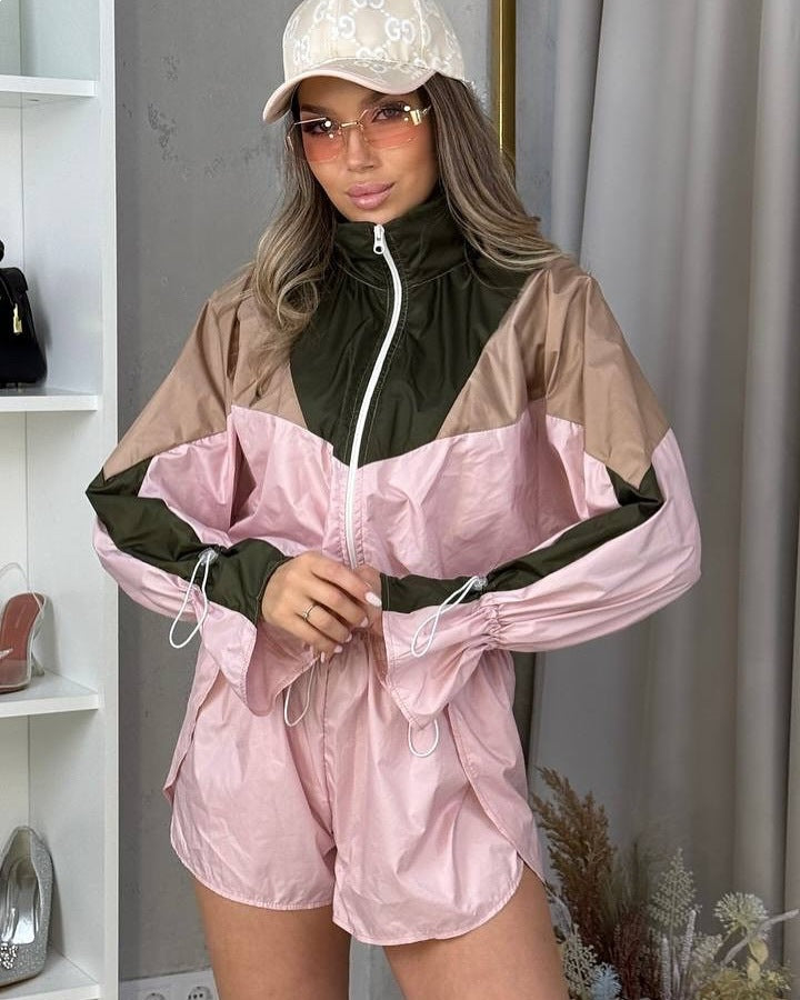 Damen modischer Sportanzug mit elastischem Bund und stylischen Kontrastdetails