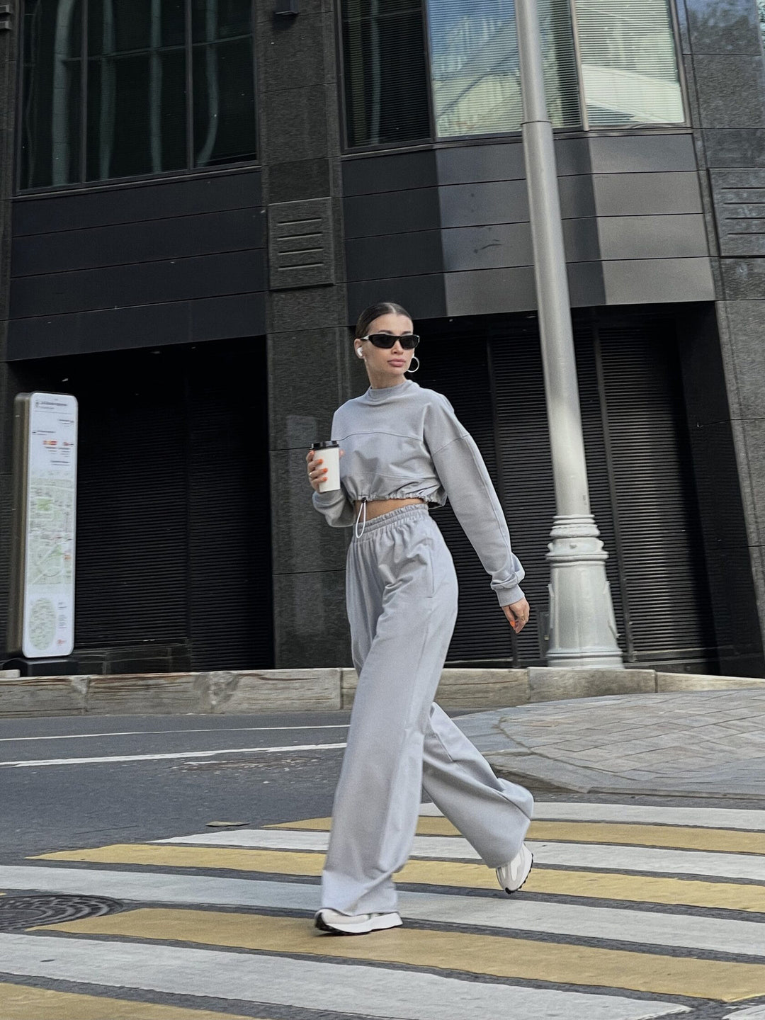 Damen Cropped Loungewear-Set mit gerafftem Tunnelzug und weiter High-Waist-Hose Drune
