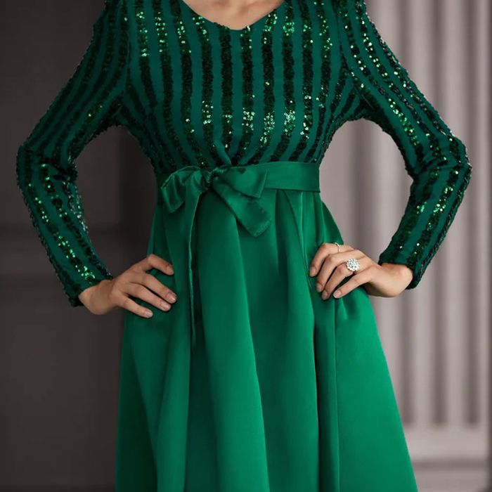 Damen Elegantes Abendkleid mit schimmerndem Oberteil und fließendem Rock Drune