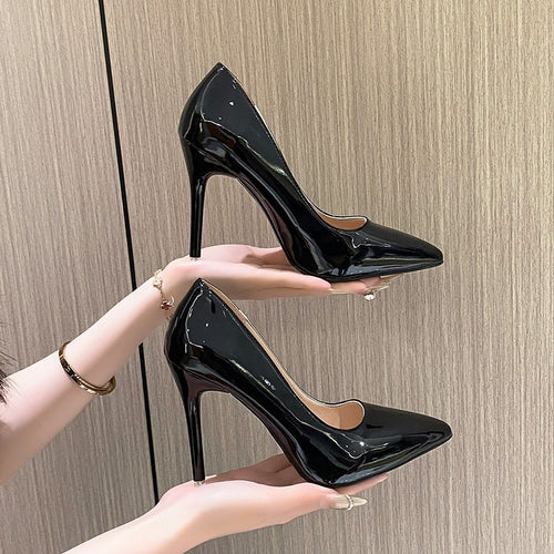 Damen Braut-Lackleder Pumps mit spitzer Zehenform und schlankem Stilettoabsatz Drune