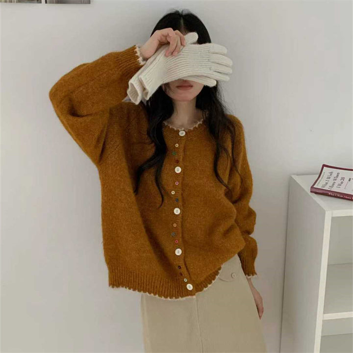 Damen Strickjacke mit bunten Knopfdetails und weich fließendem Design Drune