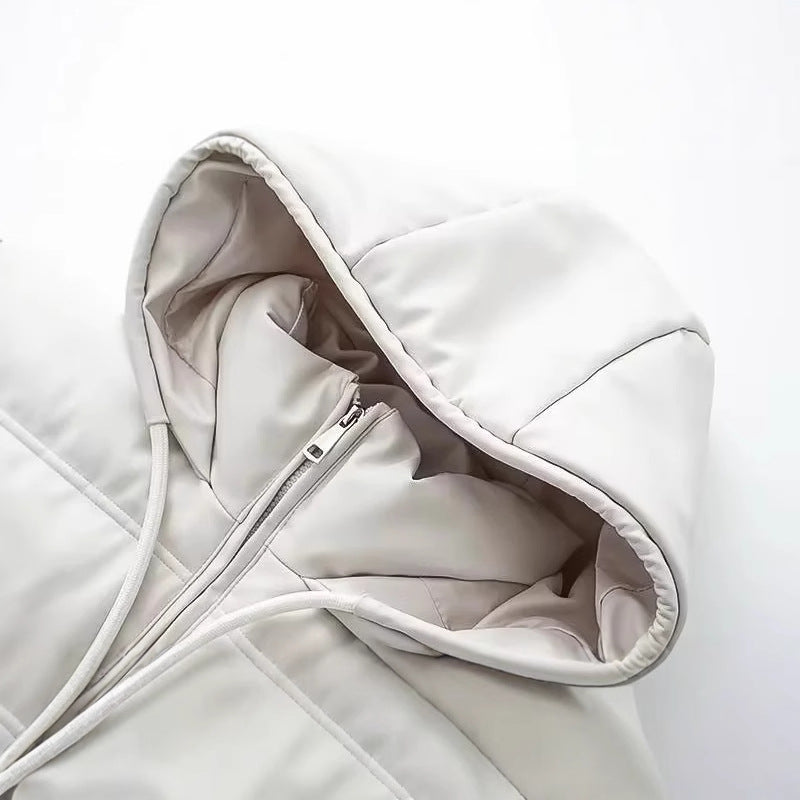Damen nan leichte gesteppte Kurzjacke mit hohem Innenkragen, verstellbarer Kapuze und verdecktem Reißverschluss Drune