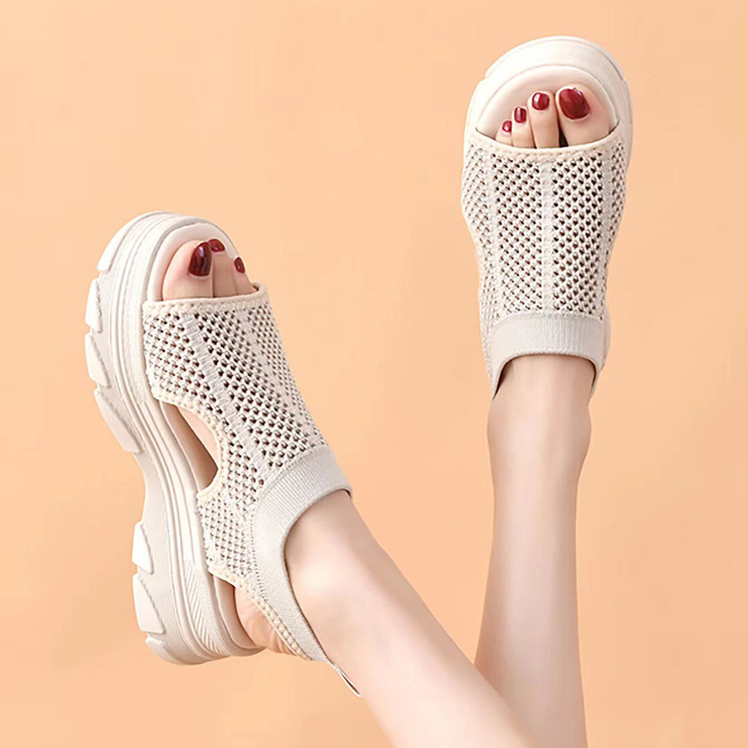 Damen nan Strick-Sandalette mit Fersenriemen, offener Zehenpartie und dämpfender Plateau-Laufsohle Drune