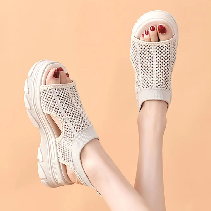 Damen nan Strick-Sandalette mit Fersenriemen, offener Zehenpartie und dämpfender Plateau-Laufsohle Drune