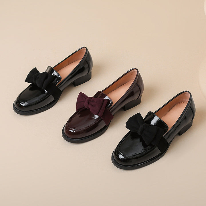 Damen Stylische Patentsleder Slipper mit Schleifendetail Drune