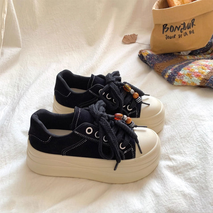Damen Plateau-Sneaker mit dekorativen Schnürdetails und komfortabler Sohle Drune
