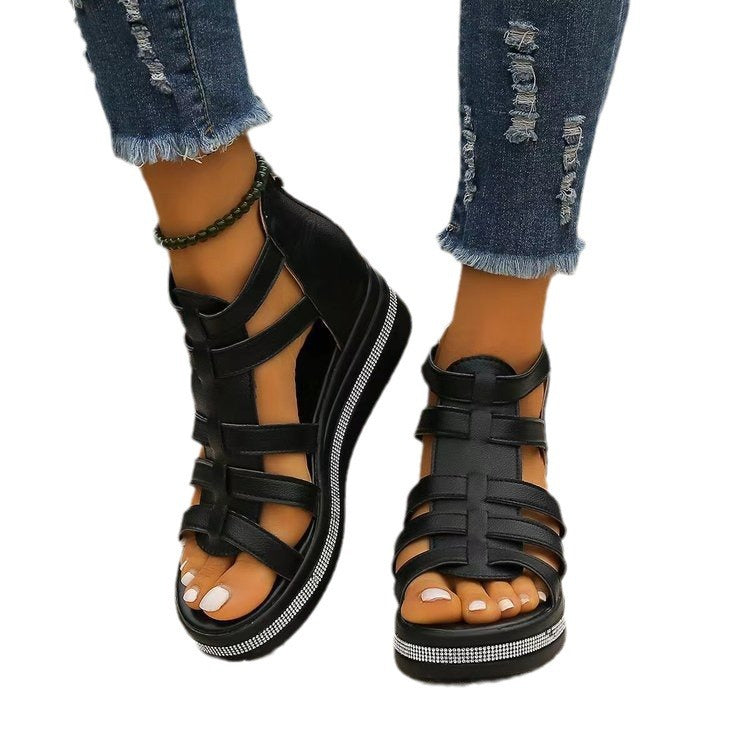 Damen Keil-Sandalen mit Gladiator-Riemen, Reißverschluss und gepolstertem Plateau Drune
