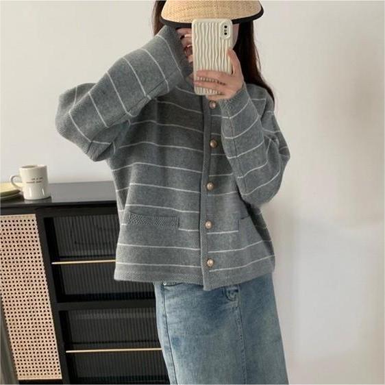 Damen gemütlicher Cardigan mit feinen Streifen und praktischen Taschen Drune