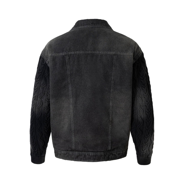 Herren Jeansjacke mit aufgesetzten Lederbrusttaschen und Zopfmusterstrickärmeln Drune