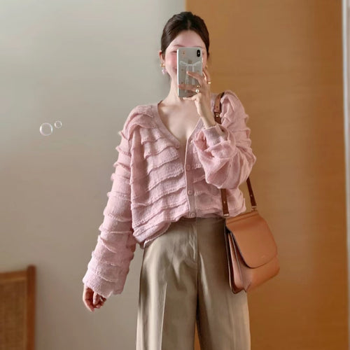 Damen Strickjacke mit voluminösen Rüschendetails Drune