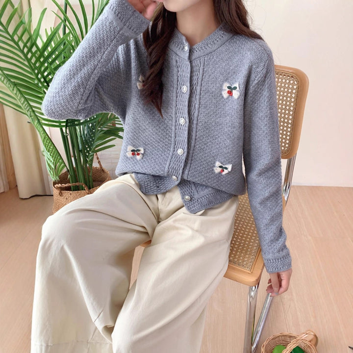 Damen Strickjacke mit dekorativen Stickereien Drune