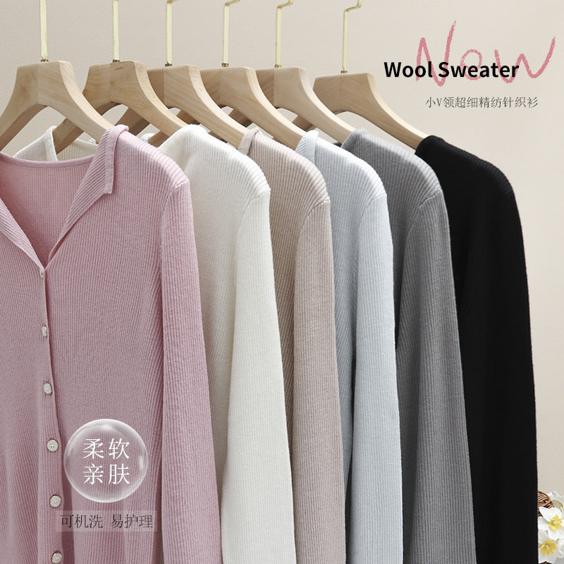 Damen Leichter Feinstrick-Cardigan mit offenem Hemdkragen und schimmernder Knopfleiste Drune