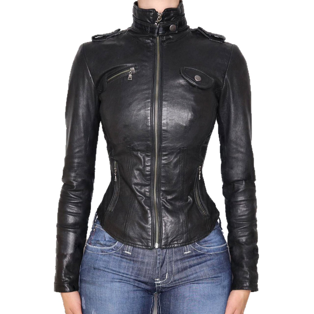 Damen nan taillierte Kunstleder-Bikerjacke mit Stehkragen, Schulterpatten und Reißverschlusstaschen Drune
