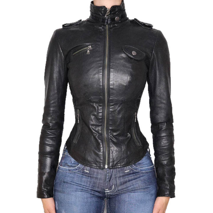 Damen nan taillierte Kunstleder-Bikerjacke mit Stehkragen, Schulterpatten und Reißverschlusstaschen Drune