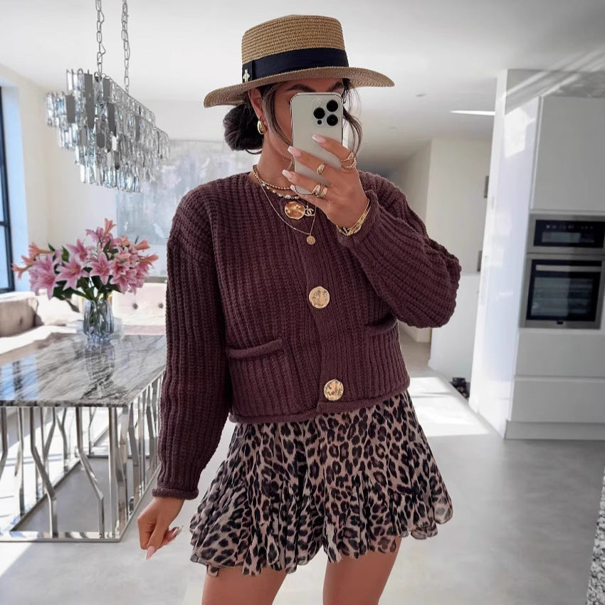 Damen kuschelige Strickjacke mit goldenen Knöpfen und Taschen Drune