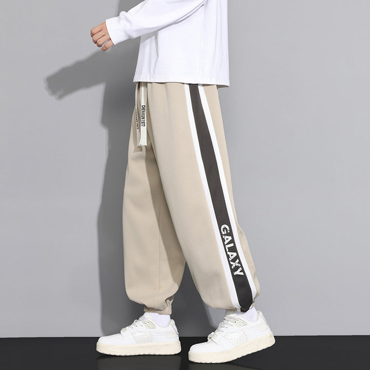 Herren Sportliche Jogginghose mit seitlichen Streifen