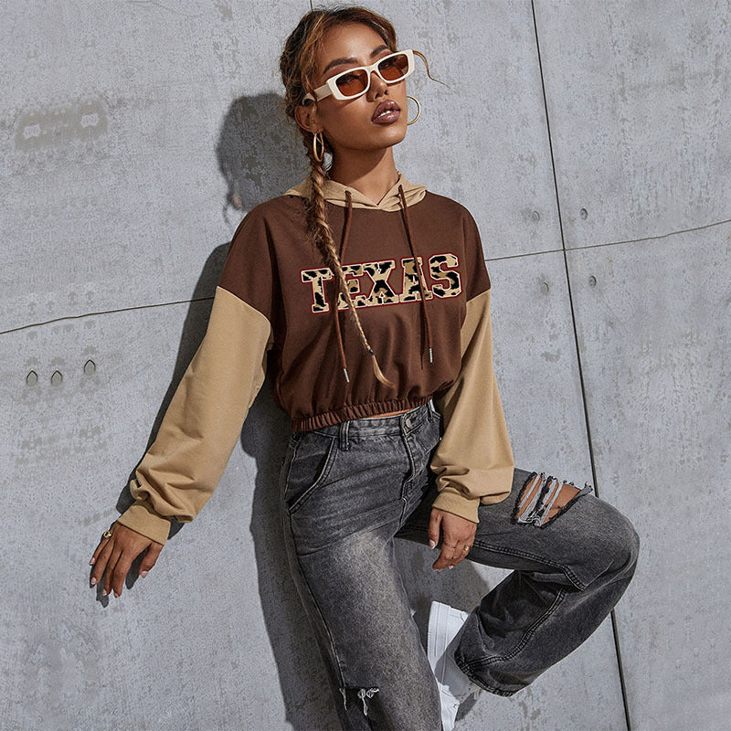 Damen Kurzgeschnittener Kapuzenpullover mit Teddy‑Print, Colorblock‑Ärmeln und elastischem Saum Drune