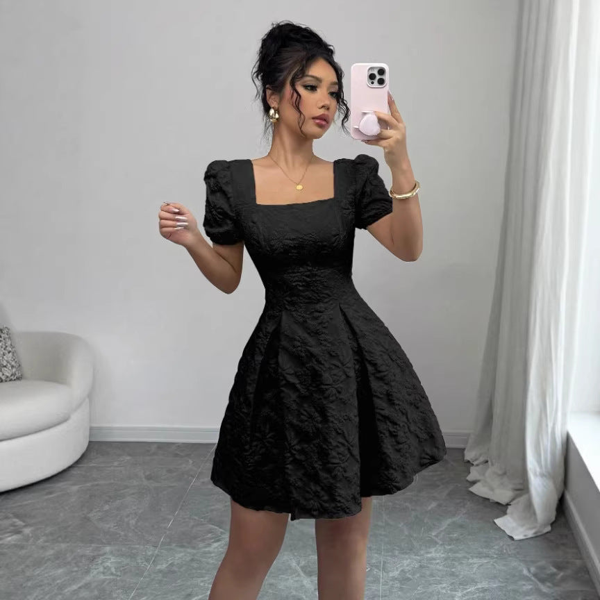 Damen Minikleid mit strukturiertem Blumendesign und Puffärmeln Drune